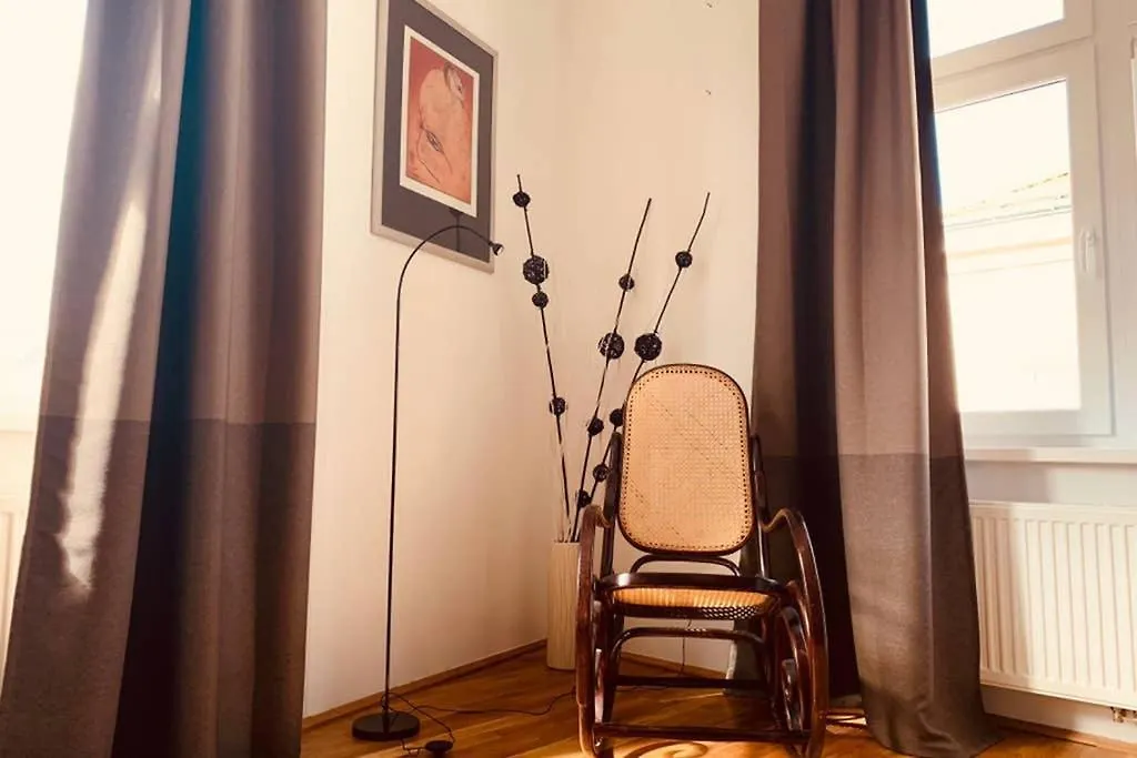 Spacious 1 Bedroom City Apartment Belvedere Vienna