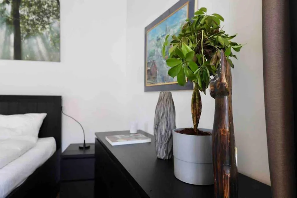 Spacious 1 Bedroom City Apartment Belvedere Vienna 0*,