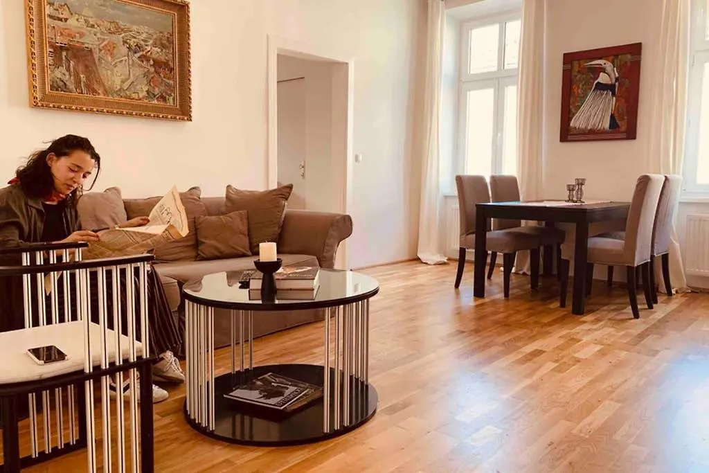 Spacious 1 Bedroom City Apartment Belvedere Vienna 0*,  Austria