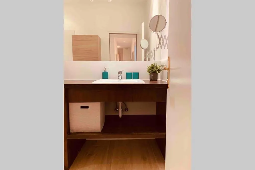 Spacious 1 Bedroom City Apartment Belvedere Vienna Austria